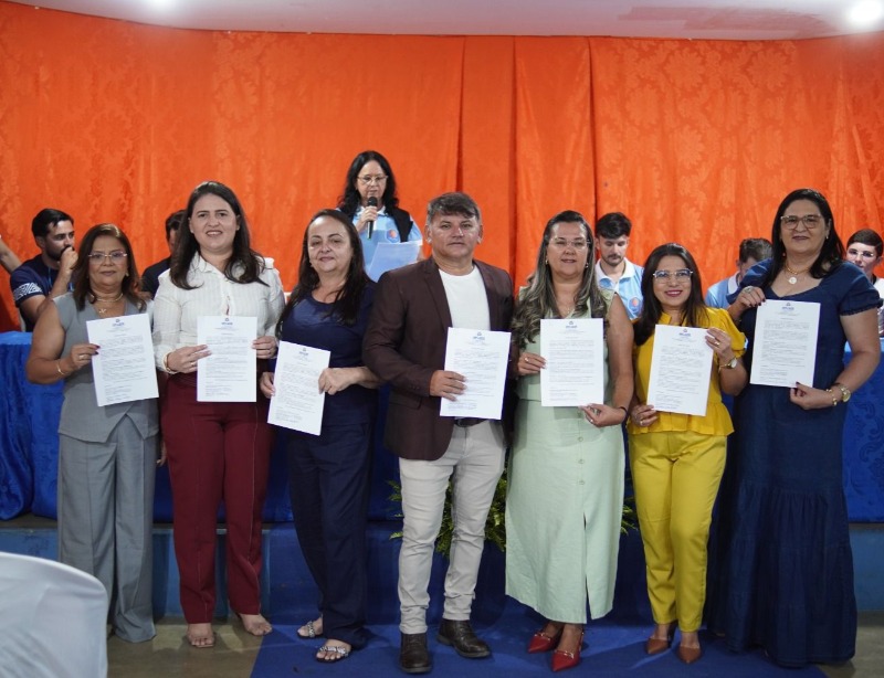 Novos diretores escolares escolhidos atravs seleo so empossados em So Jos do Sabugi