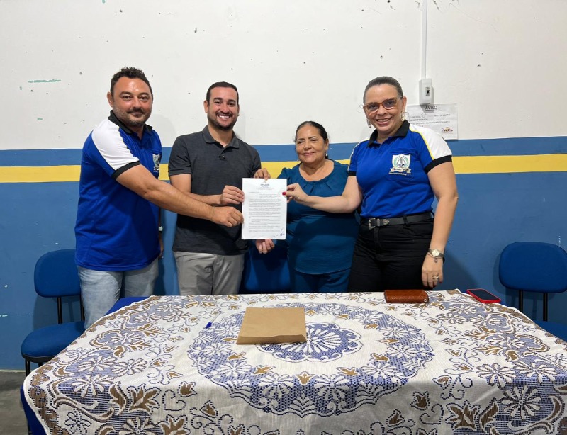 Prefeito de S�o Jos� do Sabugi sanciona lei que cria bolsa-incentivo aos m�sicos da Banda Filarm�nica 1� de Julho